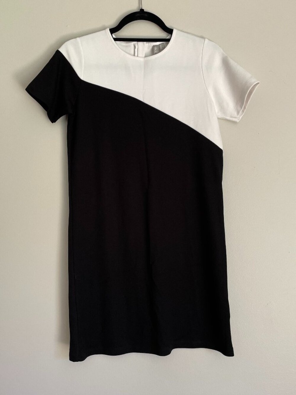 NWT ASOS DESIGN Mono Color Block T-Shirt Dress, Size 4